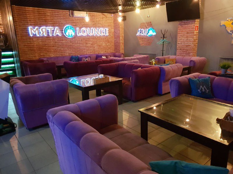 «Мята Lounge»: мягкая мебель в зале